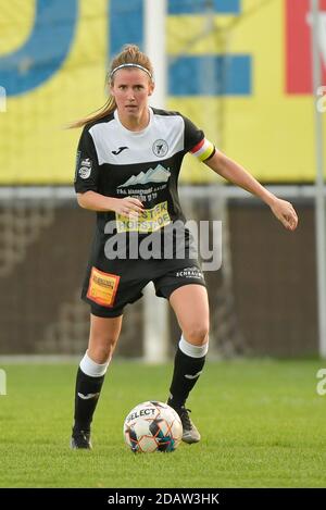 Aalst, Belgien. November 2020. Aalsts Verteidiger Chloe Van Mingeroet während eines weiblichen Fußballspiels zwischen Eendracht Aalst und SV Zulte Waregem am siebten Spieltag der Saison 2020 - 2021 der belgischen Scooore Womens Super League, Samstag, 14. November 2020 in Aalst, Belgien. FOTO SPORTPIX.BE Dirk VUYLSTEKE Dirk Vuylsteke Sportpix.be Quelle: SPP Sport Presse Foto. /Alamy Live Nachrichten Stockfoto