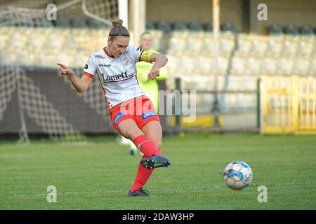 Aalst, Belgien. November 2020. Zulte Waregem Verteidiger Pauline Windels während eines weiblichen Fußballspiels zwischen Eendracht Aalst und SV Zulte Waregem am siebten Spieltag der Saison 2020 - 2021 der belgischen Scooore Womens Super League, Samstag, 14. November 2020 in Aalst, Belgien. FOTO SPORTPIX.BE Dirk VUYLSTEKE Dirk Vuylsteke Sportpix.be Quelle: SPP Sport Presse Foto. /Alamy Live Nachrichten Stockfoto