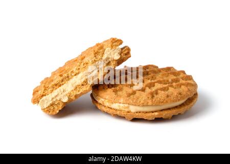 Erdnussbutter Sahne Cookies auf weiß isoliert Stockfoto