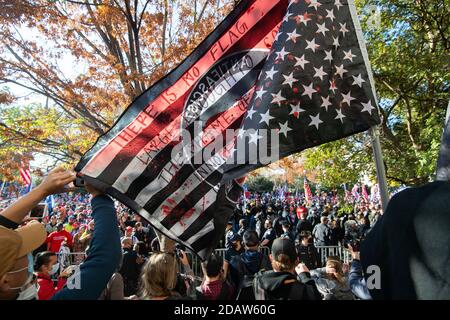 Washington DC, USA. November 2020. Konterprotestoren in Washington DC am 14. November 2020 beim Millionen-Magen-Marsch zum "Stehlen". Kredit: Albert Halim/Alamy Live Nachrichten Stockfoto