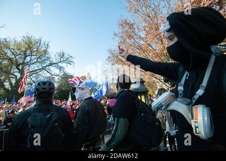 Washington DC, USA. November 2020. Konterprotestoren in Washington DC am 14. November 2020 beim Millionen-Magen-Marsch zum "Stehlen". Kredit: Albert Halim/Alamy Live Nachrichten Stockfoto