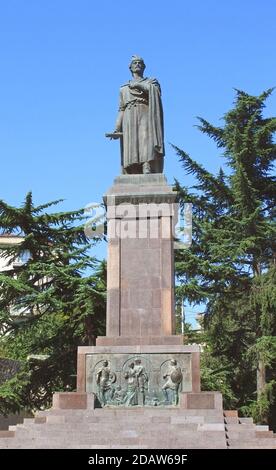 Denkmal von Shota Rustaveli in Tiflis, Georgien Stockfoto