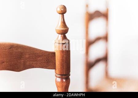 Holz und Stroh Súgán Irische Stühle in der Küche Stockfoto