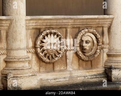 ALLE GALERIA ALTA DEL CLAUSTRO (EL SOL Y LA LUNA). Lage: MONASTERIO. SANTA MARIA DE LA HUERTA. Soria. SPANIEN. Stockfoto