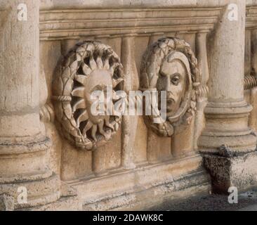 ALLE GALERIA ALTA DEL CLAUSTRO (EL SOL Y LA LUNA). Lage: MONASTERIO. SANTA MARIA DE LA HUERTA. Soria. SPANIEN. Stockfoto