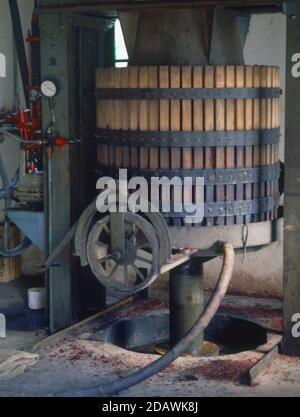 PRENSA DE VINO - LAGAR. Lage: BODEGA. PROVINCIA. Saragossa Zaragoza. SPANIEN. Stockfoto