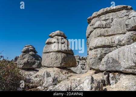 Der Park El Torcal de Antequera ist bekannt für seine ungewöhnlichen Landformen und ist eine der eindrucksvollsten Karstlandschaften. Stockfoto