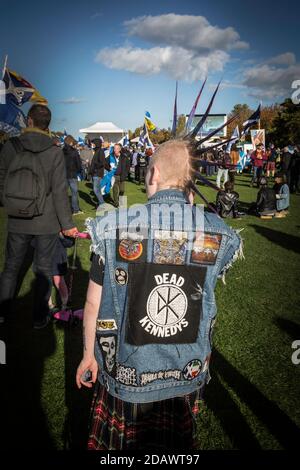 Punk während des Pro Scottish Independence March am 6.10.2018 in Edinburgh, Großbritannien. Stockfoto