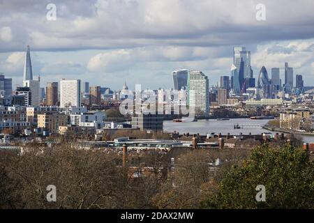 Blick auf London mit Hochhäusern, England Großbritannien Stockfoto