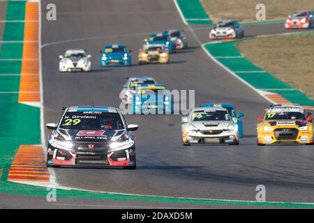 Alcaniz, Aragon, Spanien. 15. Nov, 2020. Start des Rennens, Abfahrt 1, während des 2020 FIA WTCR Race of Aragon, 6. Runde des 2020 FIA World Touring Car Cup, auf der Ciudad del Motor de Aragon, vom 14. Bis 15. November 2020 in Alcañiz, Aragon, Spanien - Foto Frederic Le Flocah / DPPI / LM Credit: Gruppo Editoriale LiveMedia/Alamy Live News Stockfoto