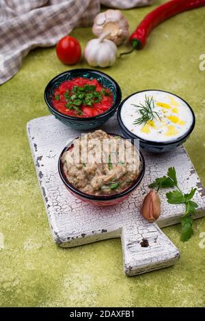 Baba ganoush, tzatziki und Tomate ezme Stockfoto