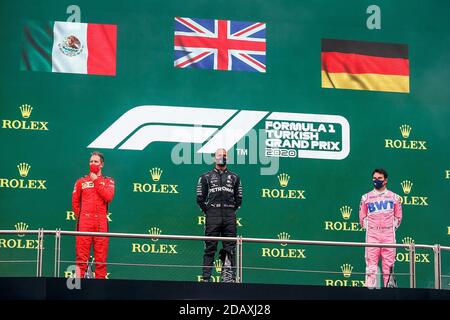 15. November 2020, Istanbul Park Circuit, Istanbul, Formel 1 DHL Turkish Grand Prix 2020, im Bild Podium: Sieger Lewis Hamilton (GB # 44), Mercedes-AMG Petronas F1 Team, 2. Platz für Sergio Perez (MEX # 11), BWT Racing Point F1 Team, 3. Platz für Sebastian Vettel (GER # 5), Scuderia Ferrari weltweit im Einsatz Stockfoto