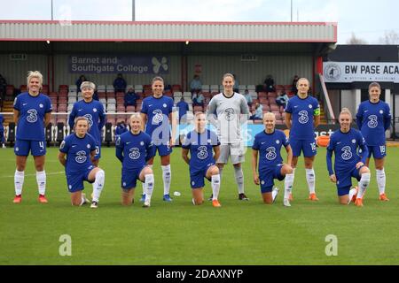 Borehamwood, Großbritannien. November 2020. Chelsea Kader schaut während des FA Women's Super League Spiels zwischen Arsenal und Chelsea im Meadow Park in Borehamwood. FEDERICO GUERRA MARANESI/SPP Quelle: SPP Sport Press Foto. /Alamy Live Nachrichten Stockfoto