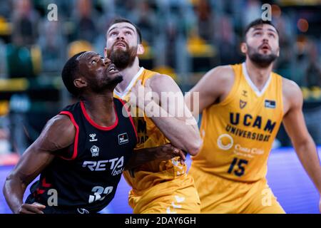 Bilbao, Baskenland, SPANIEN. November 2020. 04. November 2020, Bilbao, Baskenland, SPANIEN: .MOSES KIGNSLEY (33) Warten auf den Ball während der Liga Endesa Woche 6 Spiel zwischen Bilbao Basket und Murcia in Miribilla Bilbao Arena. Kredit: Edu Del Fresno/ZUMA Wire/Alamy Live Nachrichten Stockfoto