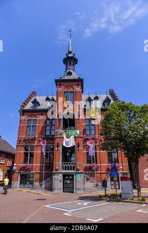 Abbildung zeigt das Rathaus von Retie, Montag, 29. Juni 2020. BELGA FOTO LUC CLAESSEN Stockfoto