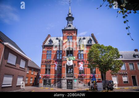 Abbildung zeigt das Rathaus von Retie, Montag, 29. Juni 2020. BELGA FOTO LUC CLAESSEN Stockfoto