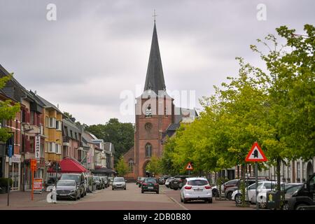 Abbildung zeigt die Kirche Sint-Lambertuskerk in Westerlo, Montag, 29. Juni 2020. BELGA FOTO LUC CLAESSEN Stockfoto