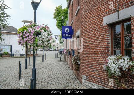 Abbildung Bild zeigt die Polizeistation in Burdinne, Sonntag, 26. Juli 2020. BELGA FOTO BRUNO FAHY Stockfoto