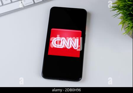 CNN Breaking US & World News App-Logo auf einem Smartphone-Bildschirm. Stockfoto