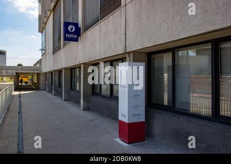 Abbildung Bild zeigt die Polizeistation in Waregem, Donnerstag, 30. Juli 2020. BELGA FOTO KURT DESPLENTER Stockfoto