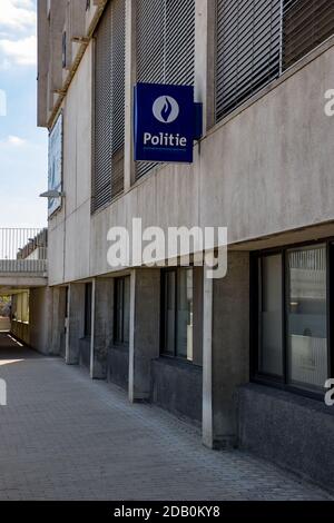 Abbildung Bild zeigt die Polizeistation in Waregem, Donnerstag, 30. Juli 2020. BELGA FOTO KURT DESPLENTER Stockfoto
