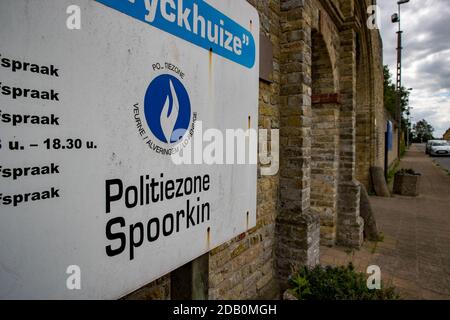 Abbildung Bild zeigt die Polizeistation der Polizeizone Spoorkin, in Alveringem, Donnerstag, 30. Juli 2020. BELGA FOTO KURT DESPLENTER Stockfoto