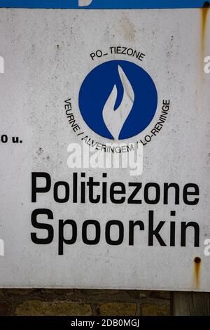 Abbildung Bild zeigt die Polizeistation der Polizeizone Spoorkin, in Alveringem, Donnerstag, 30. Juli 2020. BELGA FOTO KURT DESPLENTER Stockfoto