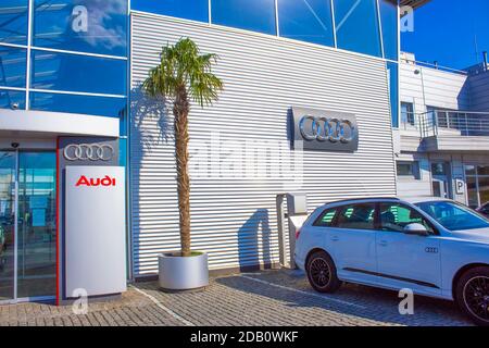 Kiew, Ukraine - 15. August 2020: Audi Autohaus in Kiew, Ukraine am 15. August 2020: Stockfoto