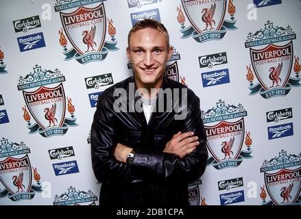 Der finnische Fußballspieler Sami Hyypiä in Liverpool im Jahr 2000 nach der Unterzeichnung beim FC Liverpool im Jahr 1999. Stockfoto