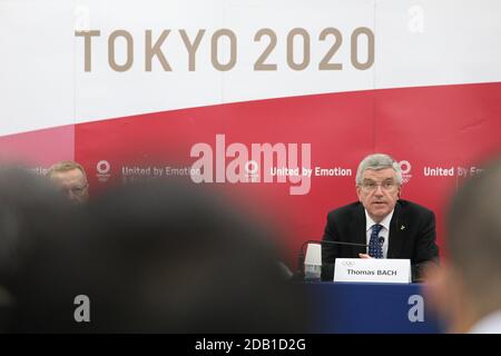 16. November 2020: ThomasÂ Bach, Präsident des Internationalen Olympischen Komitees (IOC),Â nimmt an der gemeinsamen Pressekonferenz zwischen dem IOC und dem Organisationskomitee der Olympischen und Paralympischen Spiele (Tokio 2020) in Tokio, Japan, am 16. November 2020 Teil. IOC-Präsident ThomasÂ Bach besucht Japan vom 15. November 2020. Dies ist sein erster Besuch in Japan seit TokyoÂ 2020 Spiele verschoben wurde. Quelle: POOL/ZUMA Wire/Alamy Live News Stockfoto