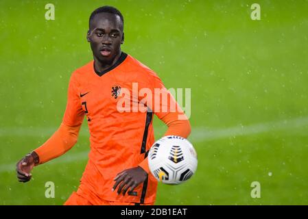 ALMERE, NIEDERLANDE - NOVEMBER 15: Jordan Teze von den Niederlanden U21 während des U21 UEFA Euro Qualifying matches zwischen Holland U21 und Weißrussland U21 im Yanmar Stadion am 15. november 2020 in Almere, Niederlande (Foto: Gerrit van Keulen/Orange Pictures) Stockfoto