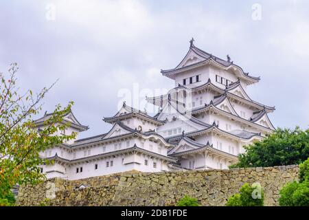 Blick auf das Schloss Himeji, datiert 1333, in der Stadt Himeji, Hyogo Präfektur, Japan Stockfoto