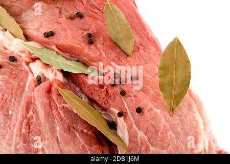 Fleischsteak Gewürze, Nahaufnahme isoliert auf weißem Hintergrund Stockfoto