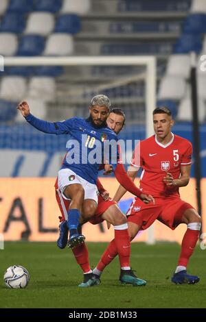 Lorenzo Insigne (Italien) Grzegorz Krychowiak (Polen) Jan Bednarek (Polen) Während des UEFA 'Nations League 2020-2021'-Spiels zwischen Italien 2-0 Polen im Mapei-Stadion am 15. November 2020 in Reggio Emilia, Italien. (Foto von Maurizio Borsari/AFLO) Stockfoto