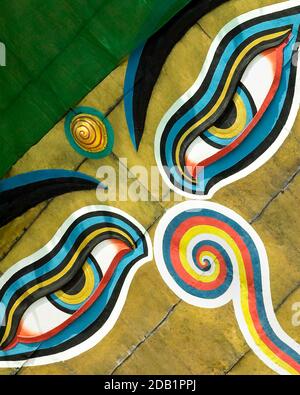 Der allsehende Augen Buddhas auf der Boudhanath Stupa in Kathmandu in Nepal Stockfoto