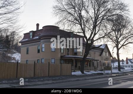 BARRE, VERMONT, USA - 21. FEBRUAR 2020: Winteransicht der Stadt Stockfoto