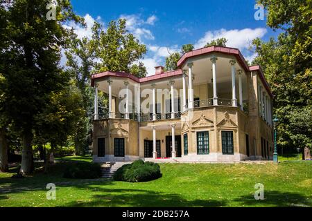 Der Niavaran Palace Komplex ist ein historischer Komplex im nördlichen Teil von Teheran. Es geht auf die Ära Qajar und Pahlavi zurück. Stockfoto