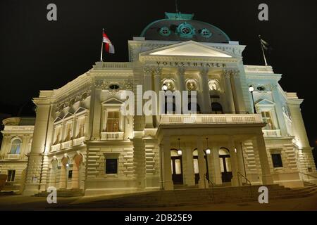 Covid 19: Wien vor der 2. Harten Sperre Wien, 13. November 2020 Volkstheater weltweit im Einsatz Stockfoto