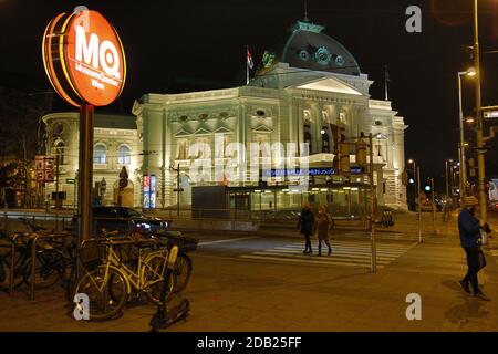 Covid 19: Wien vor der 2. Harten Sperre Wien, 13. November 2020 Volkstheater weltweit im Einsatz Stockfoto