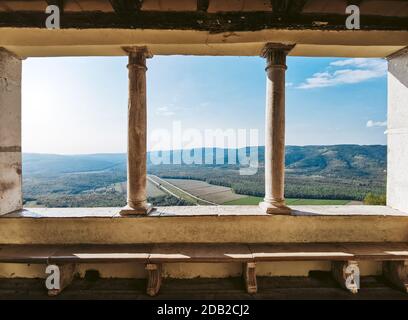 Atemberaubende Landschaft von der Stadt auf dem Hügel in Motovun, Zentralistrien, Kroatien. Stockfoto