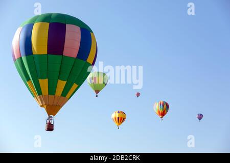 Heißluftballons in den Himmel Stockfoto