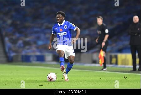 Tariq Lamptey aus Brighton während des Premier-League-Spiels zwischen Brighton und Hove Albion und Burnley im American Express Stadium, Brighton, Großbritannien - 6. November 2020 Foto Simon Dack / Tele-Bilder. - Nur redaktionelle Verwendung. Kein Merchandising. Für Football Images gelten die FA- und Premier League-Einschränkungen, einschließlich keine Nutzung des Internets/Mobilgeräts ohne FAPL-Lizenz. Für weitere Informationen wenden Sie sich bitte an Football Dataco Stockfoto