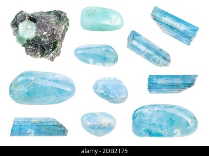 Set aus verschiedenen Aquamarin (blauem Beryl)-Edelsteinen, isoliert auf weißem Hintergrund Stockfoto