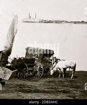 Belle Plain Landing, Virginia. Fernansicht der Belle Plain Landing am James River. (USA Postwagen 2. Korps im Vordergrund. Stockfoto