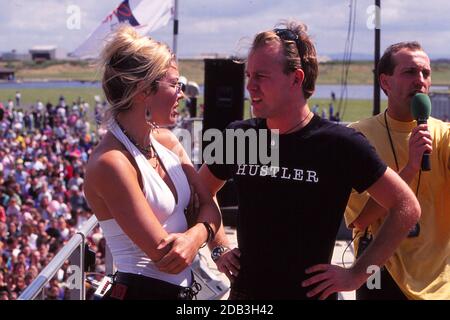 Kim Wilde und Jason Donavon auf der Radio One Road Show 1993 Irvine Beach Park, Schottland, Großbritannien Stockfoto