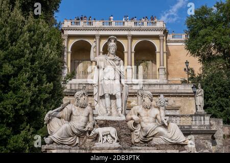 Fontana della Dea Roma - Brunnen der Göttin Roma und Pincian Hill Terrasse in Rom, Italien, neoklassizistischen Stil Wahrzeichen der Stadt von 1822-1823 wie gesehen Stockfoto