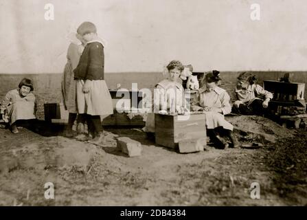 Originelle Spielhäuser, die von Mädchen an der Oklahoma School for the Blind konzipiert und ausgeführt wurden. . Stockfoto