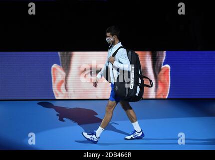 London, Großbritannien. November 2020. London 02 Arena Nitto ATP Finals Tag 2 Tokyo 1970 Group Round Robin Match Novak Djokovic (SRB) schlägt Diego Schwartzman (ARG) Credit: Roger Parker/Alamy Live News Stockfoto