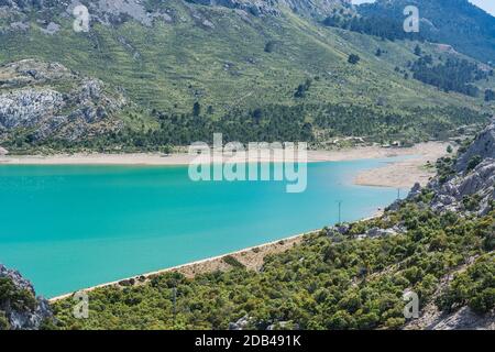 Fantastische Aussicht auf den Embalse de Cuber in der Sierra de Tramuntana, Mallorca, Spanien Stockfoto