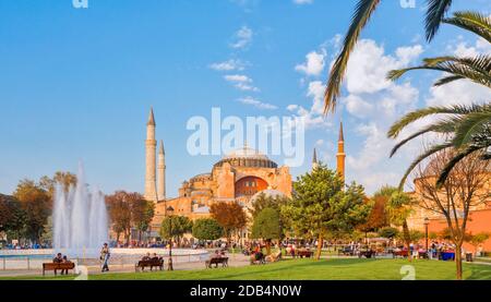 Istanbul, Türkei. Haghia Sophia oder Hagia Sophia oder Ayasofya. Erbaut als Kirche im 6. Jahrhundert, als Moschee aus dem Jahr 1453 verwendet , ein Museum aus dem Jahr 1935 U Stockfoto